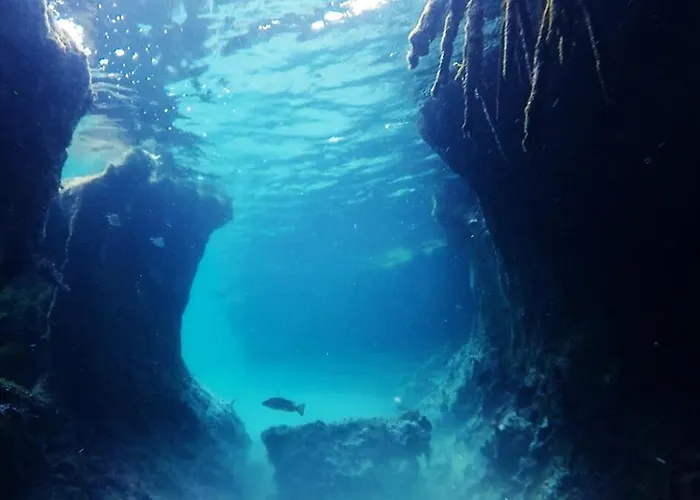 Con Piscina Y Acceso A Laguna Yalku, Pousada